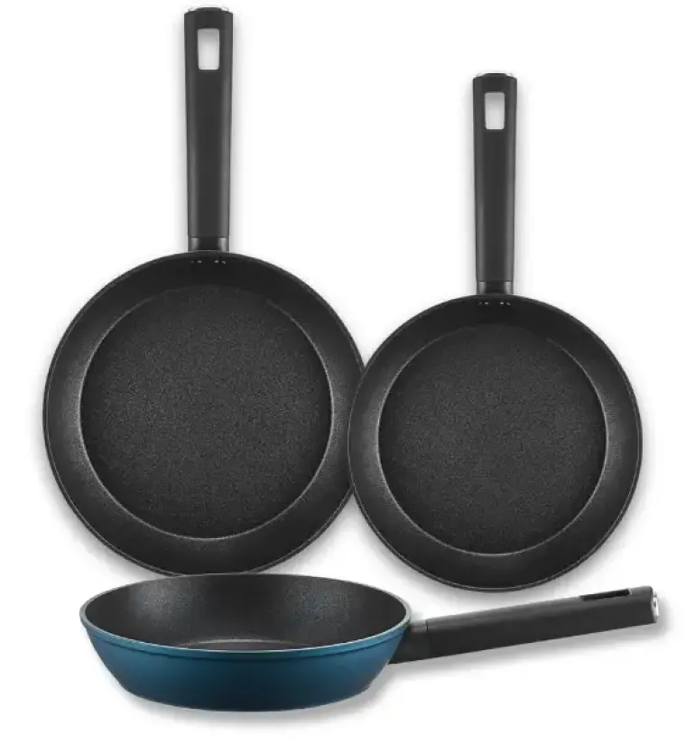 AMBITION AZZURRO Komplet patelni 20, 24, 28 cm + Pokrywki z silikonowym rantem / INDUKCJA