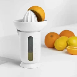 BLIM PLUS Wyciskarka do cytrusów z dzbankiem 0,5 l biała / produkt innowacyjny
