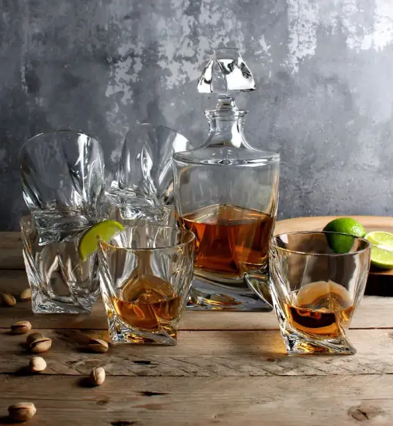 BOHEMIA QUADRO Zestaw do whisky karafka + szklanki 7 el / szkło kryształowe CR71A500
