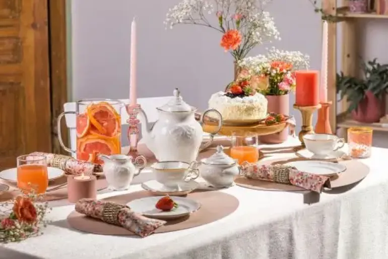 CHODZIEŻ FRYDERYKA ZŁOTA LINIA C236 Serwis kawowy 39 el / 12 osób / porcelana ecru