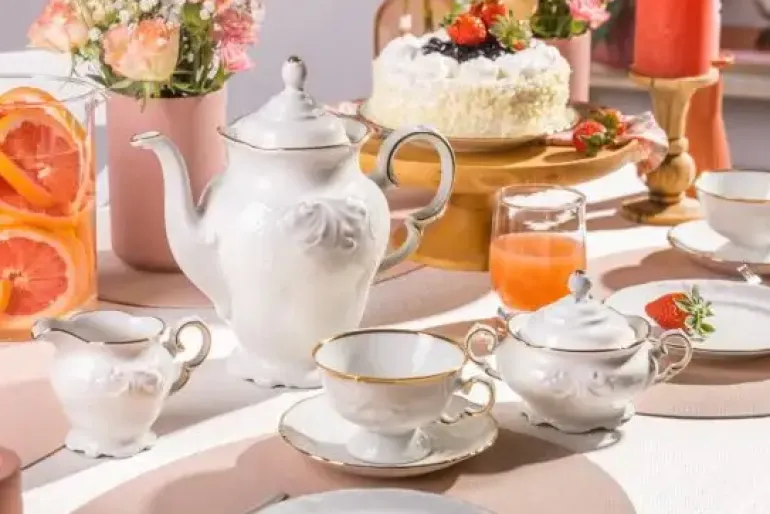 CHODZIEŻ FRYDERYKA ZŁOTA LINIA C236 Serwis kawowy 39 el / 12 osób / porcelana ecru