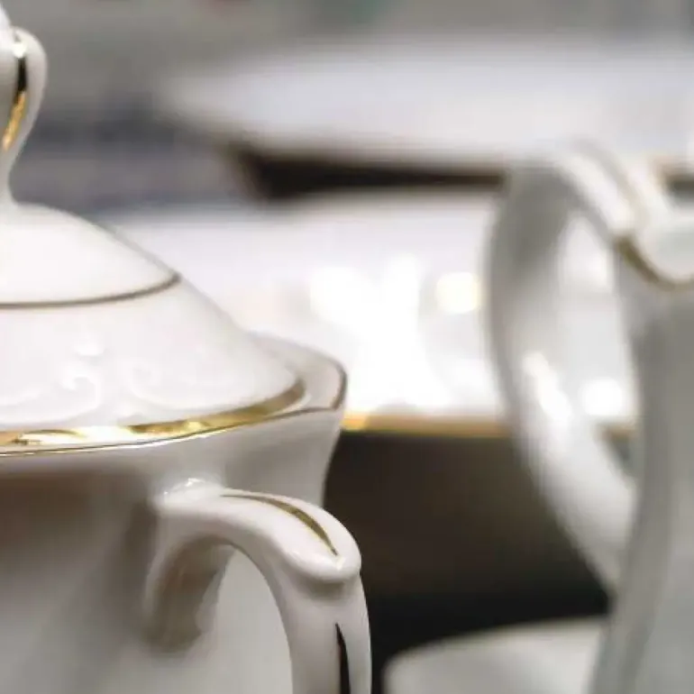 CHODZIEŻ KAMELIA B014 ZŁOTA LINIA Zestaw obiadowy 44 el / 12 osób / porcelana
