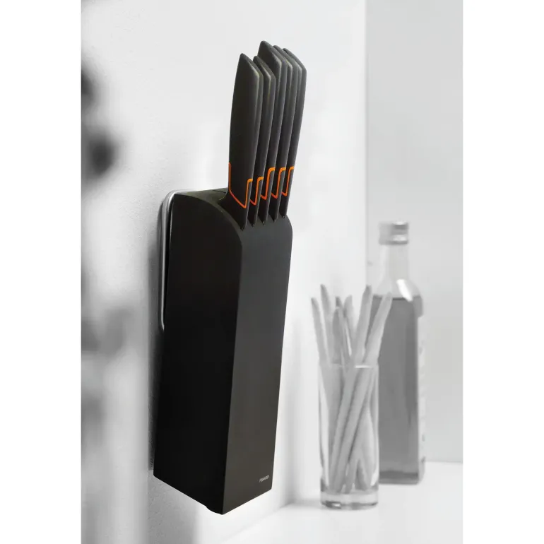 FISKARS EDGE 1003099+1003098 Zestaw 5 noży kuchennych w bloku czarnym / stal 420J2 / czarne ostrza + OSTRZAŁKA Edge