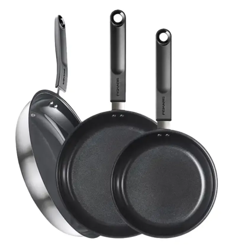 FISKARS FUNCTIONAL FORM Komplet patelni 20, 24, 28 cm + pokrywki TADAR / powłoka Ceratec™