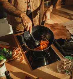 FISKARS FUNCTIONAL FORM Komplet patelni 20, 24, 28 cm + Wok / powłoka Ceratec™