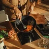 FISKARS FUNCTIONAL FORM Komplet patelni 20, 24, 28 cm + pokrywki silikonowe TADAR + Wok / powłoka Ceratec™