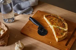 FISKARS FUNCTIONAL FORM 1019533 Nóż do pizzy / stal nierdzewna