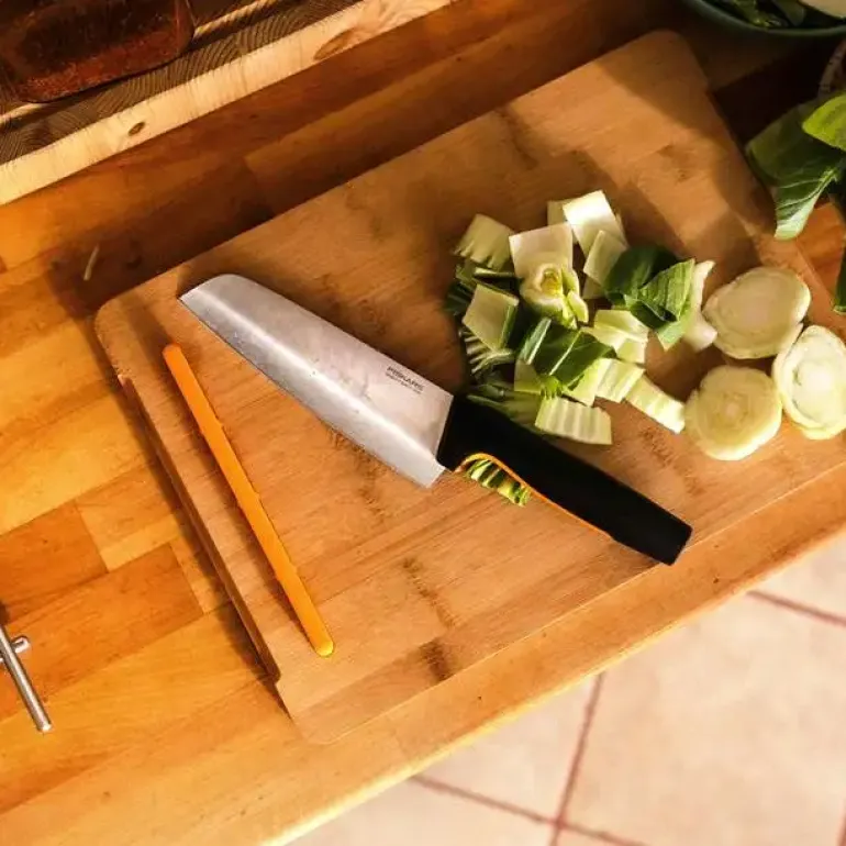 FISKARS FUNCTIONAL FORM 1057536 Nóż Santoku 16 cm / stal nierdzewna