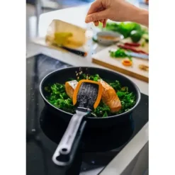 FISKARS FUNCTIONAL FORM 1027300 Szpatułka kuchenna 32,5 cm / tworzywo sztuczne