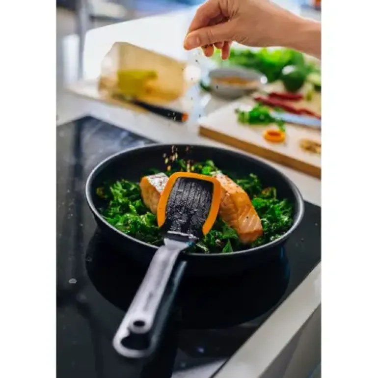 FISKARS FUNCTIONAL FORM 1027300 Szpatułka kuchenna 32,5 cm / tworzywo sztuczne