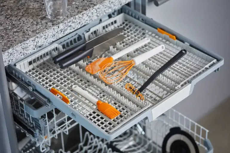 FISKARS FUNCTIONAL FORM 1023615 Szpatułka do ciasta 27,5 cm / silikon
