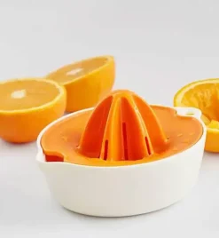 FISKARS FUNCTIONAL FORM 1016125 Wyciskarka do cytrusów / tworzywo sztuczne