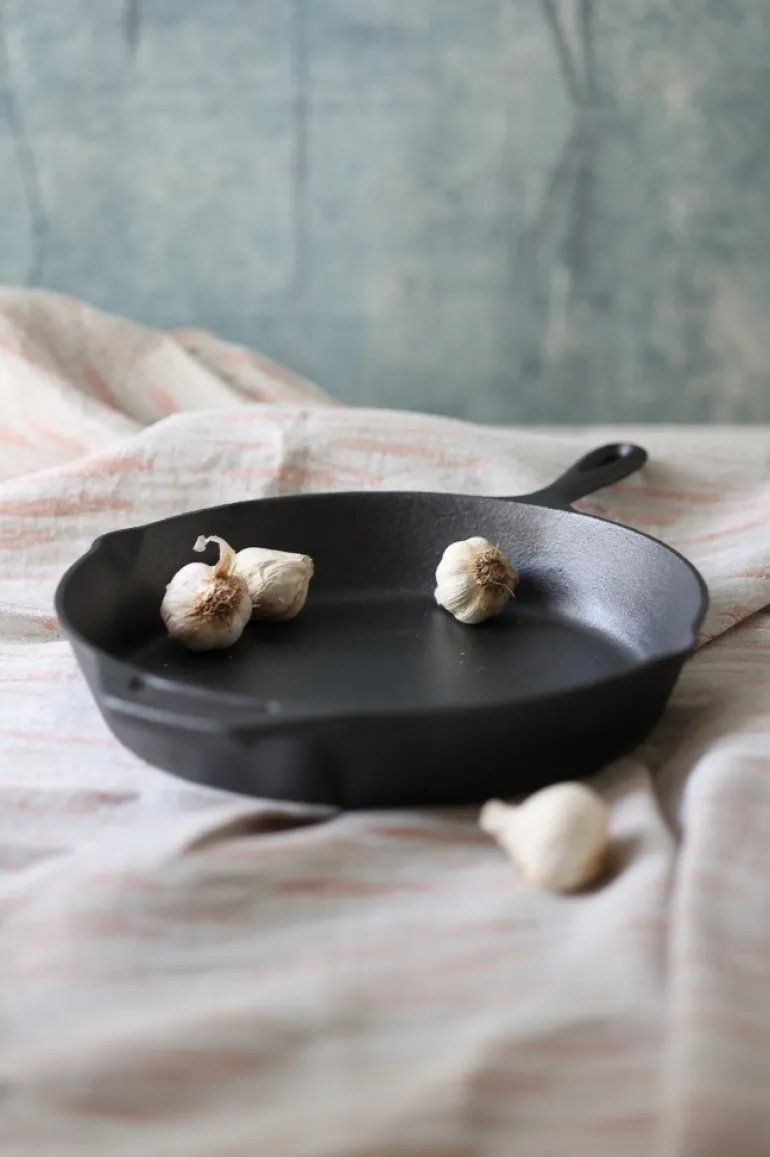 HAGE Patelnia żeliwna 26,5 cm z uchem Cast Iron
