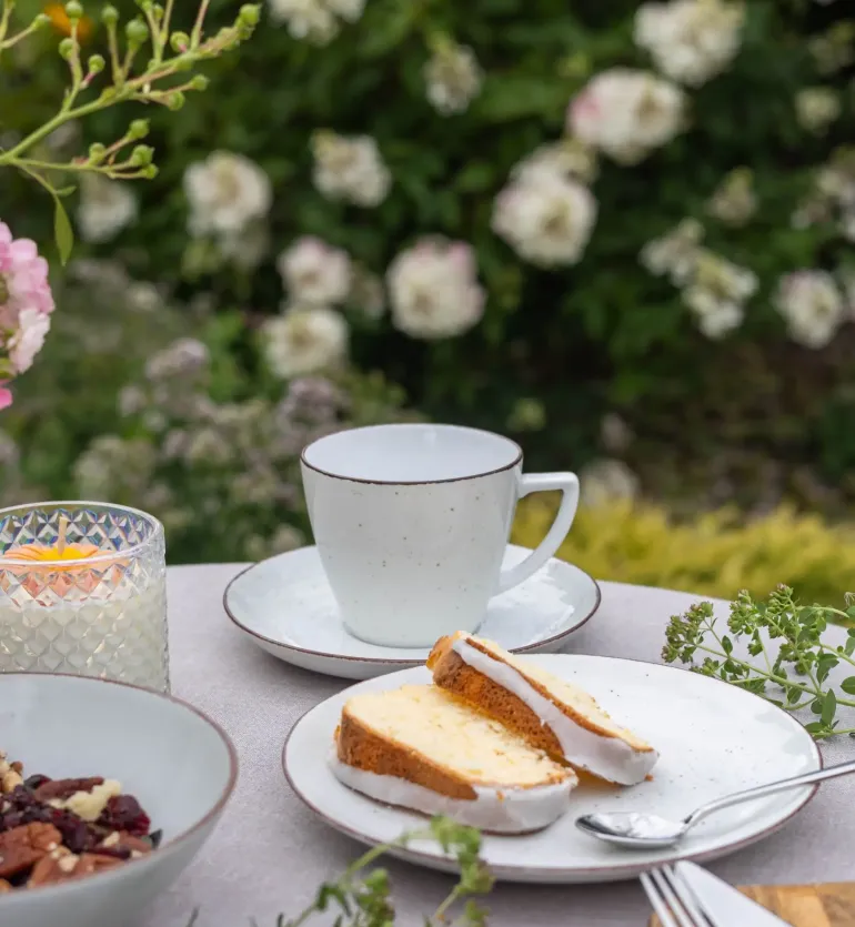 LUBIANA BOSS 6630U Serwis obiadowo - kawowy 60 el / 12 osób / budyniowy / porcelana ręcznie malowana