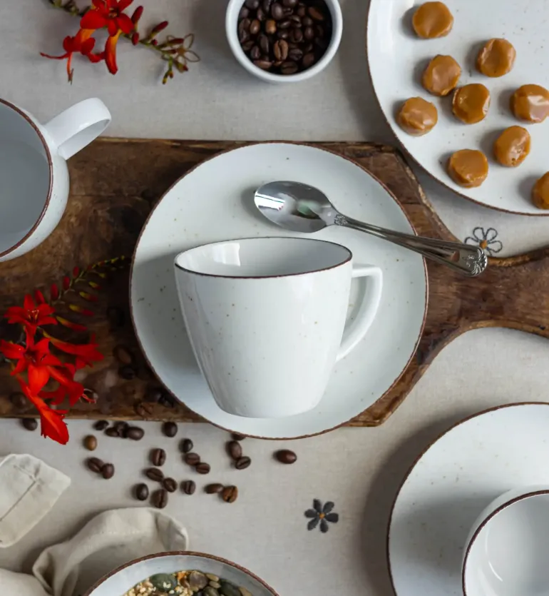 LUBIANA BOSS 6630U Serwis obiadowo - kawowy 108 el / 18 osób / budyniowy / porcelana ręcznie malowana