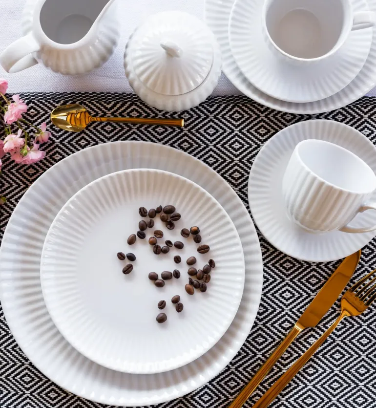 LUBIANA DAISY Serwis obiadowo - kawowy 6 osób / 30 elementów | biała porcelana