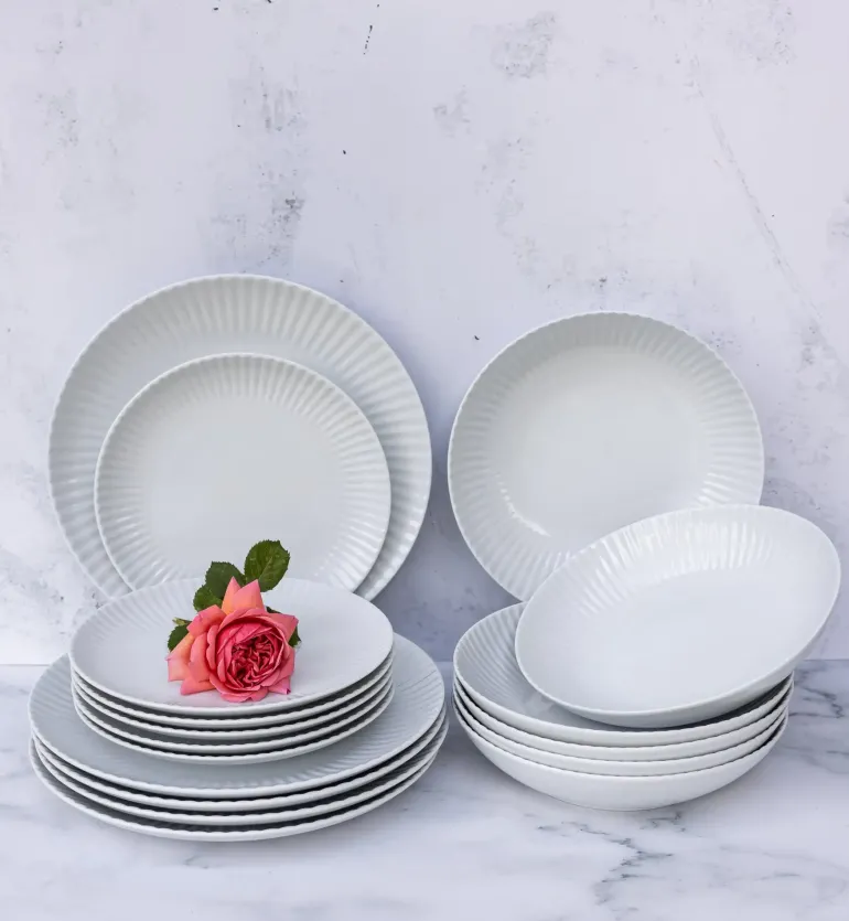 LUBIANA DAISY Serwis obiadowy 18 osób / 54 elementy | biała porcelana