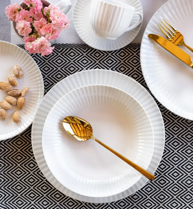 LUBIANA DAISY Serwis obiadowy 18 osób / 54 elementy | biała porcelana