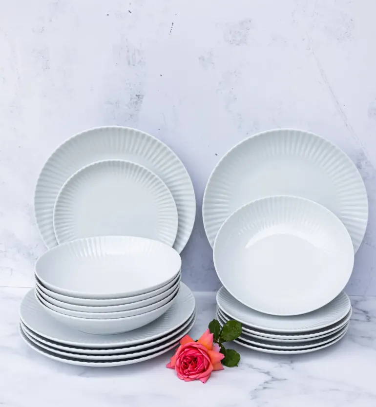 LUBIANA DAISY Serwis obiadowy 18 osób / 72 elementy | biała porcelana