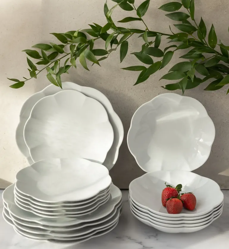 LUBIANA NAOMI Serwis obiadowy 6 osób / 18 elementów | biała porcelana