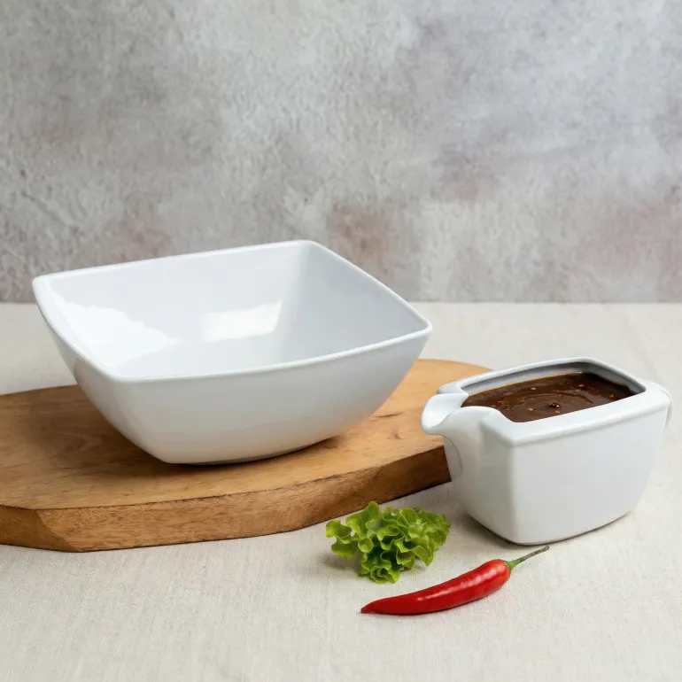 LUBIANA VICTORIA Komplet Salaterka 23 cm + sosjerka 400 ml / 2 el / porcelana