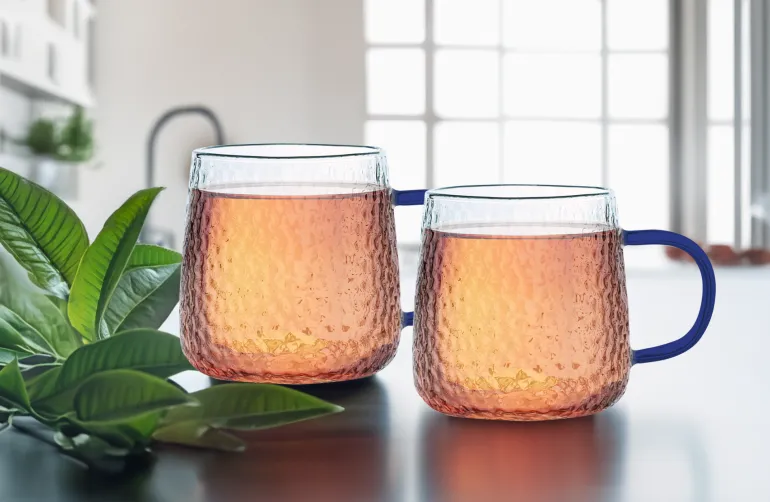 MG HOME | DECO Zestaw 4 szklanek żłobionych z uchem 350 ml / niebieskie