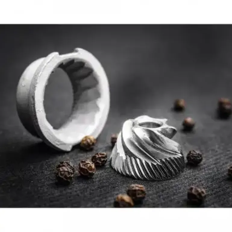 PEUGEOT BISTRO NATURE BLACK Młynek do pieprzu 10 cm / drewno bukowe