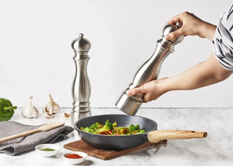 PEUGEOT CHEF Młynek do pieprzu 18 cm / stal nierdzewna INOX