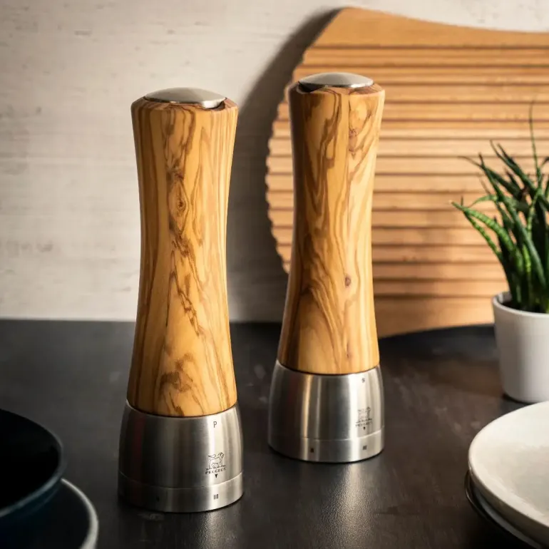 PEUGEOT MADRAS Młynek do pieprzu 21 cm / drewno oliwne