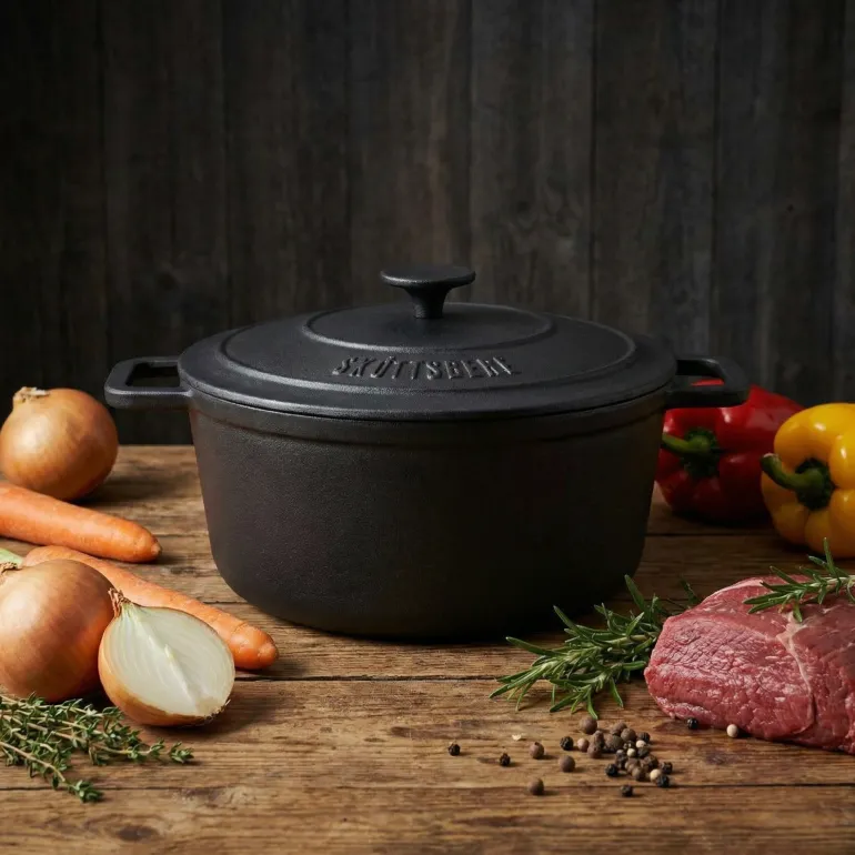 SKOTTSBERG | CAST IRON | Garnek 5,5 l z pokrywką 28 cm ŻELIWNY