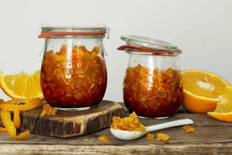 WECK TULIP Komplet 12 słoików na przetwory na przetwory z pokrywką, uszczelką i 2 zapinkami 220 ml