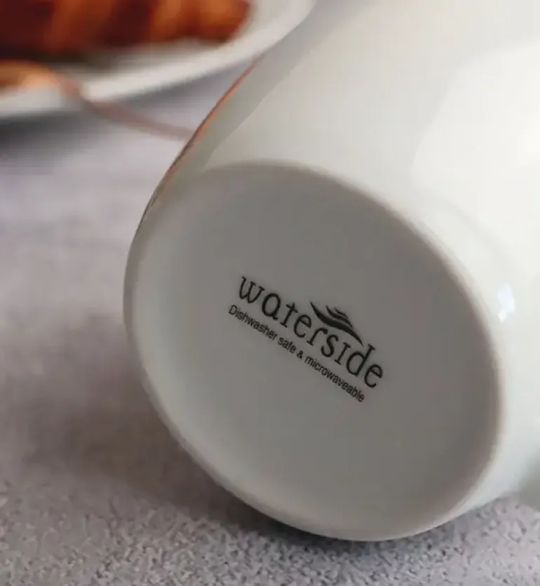 WYPRZEDAŻ! WATERSIDE EVERYDAY WHITE Komplet 5 kubków / porcelana