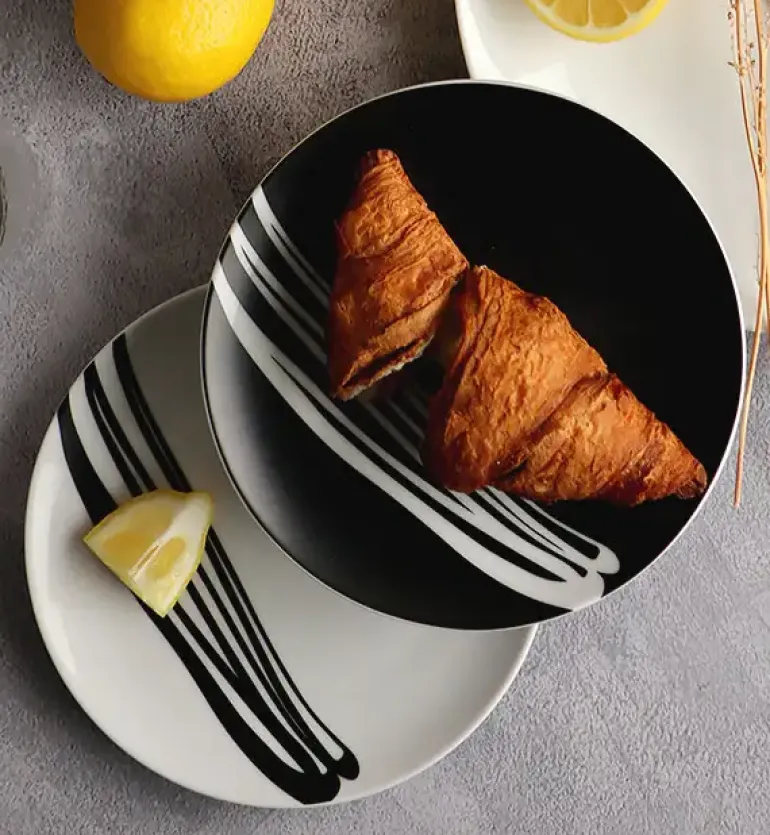 WYPRZEDAŻ! WATERSIDE MILAN Talerz obiadowy 26,5 cm czarny / porcelana