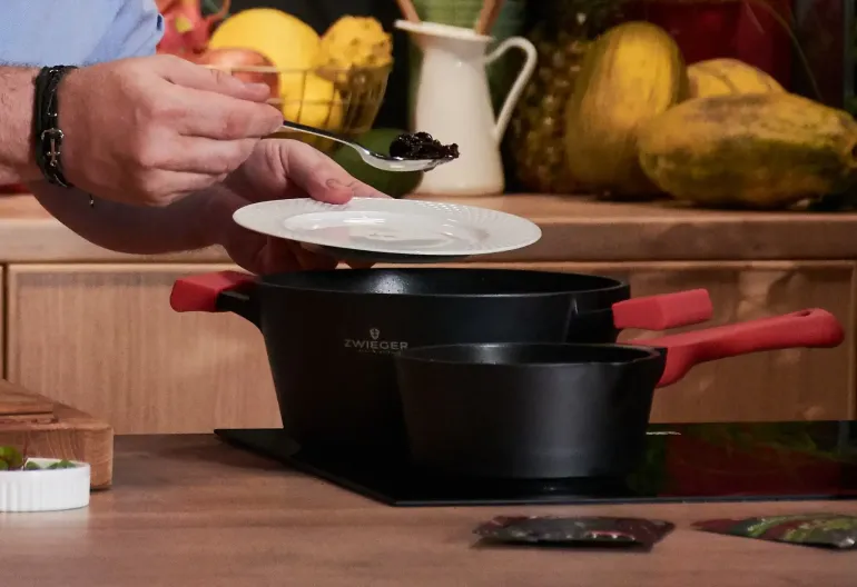 ZWIEGER OBSIDIAN Garnek z pokrywką 5,5 l / 28 cm GREBLON